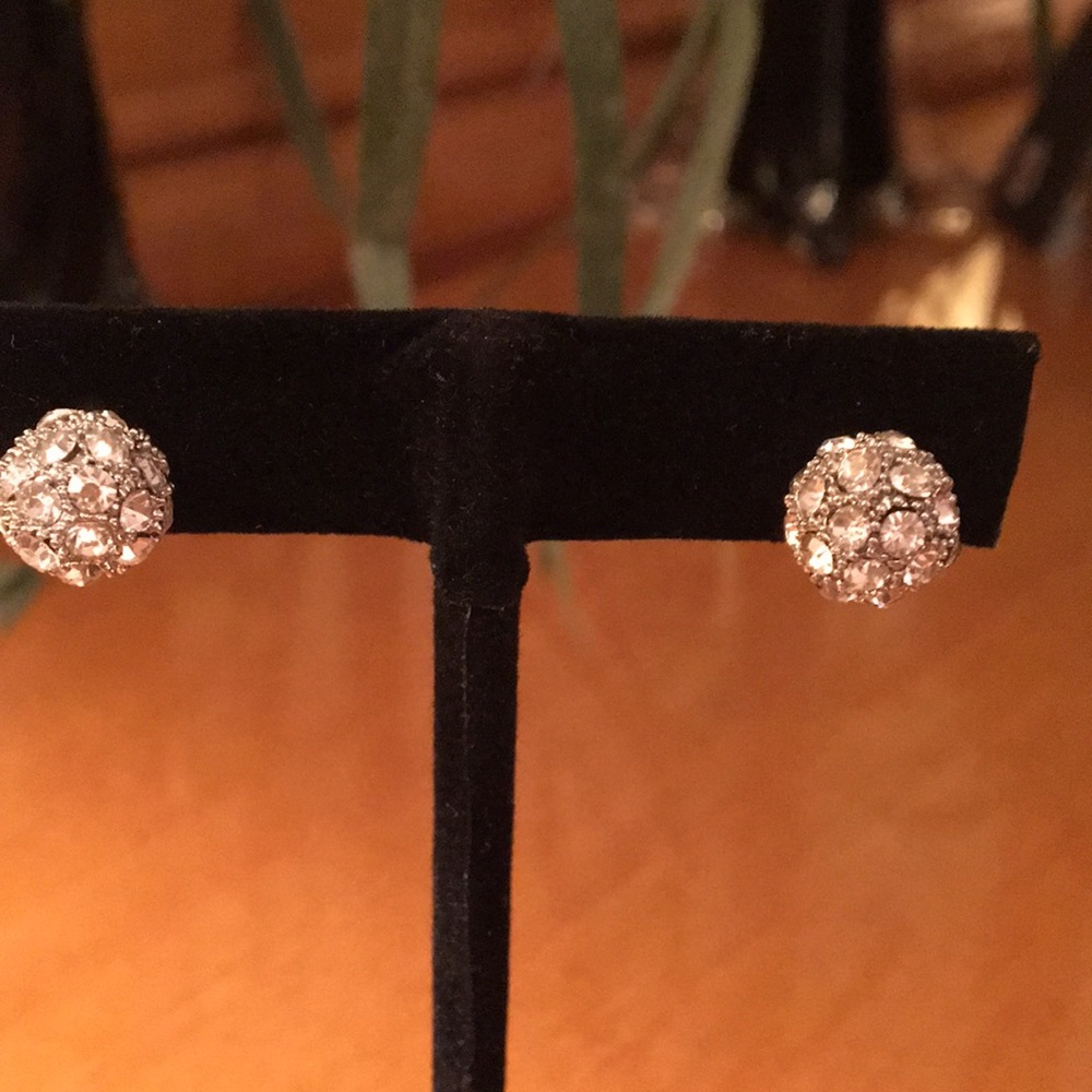 Jewelry - Picture 3 of 3